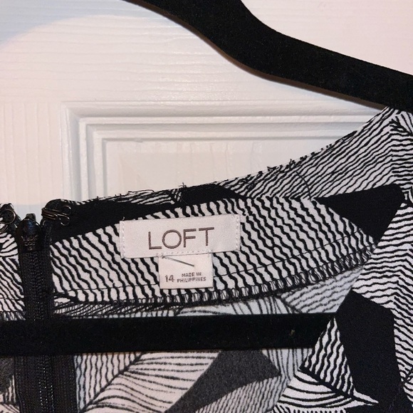 LOFT Monochrome v neck shorts Romper Size 14 - Picture 2 of 3